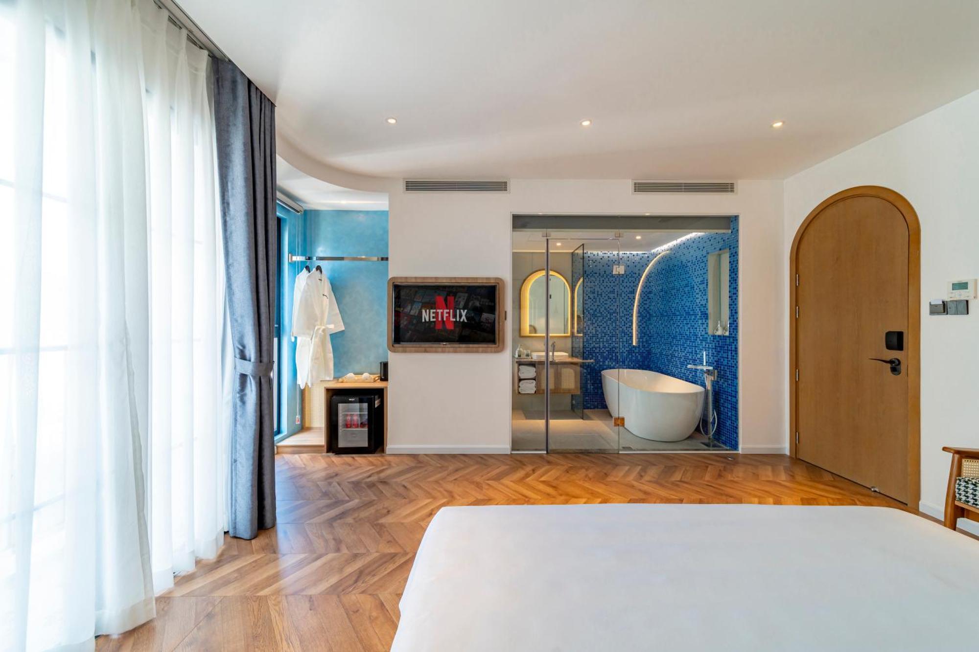 V Boutique - Complimentary Refreshments 4*